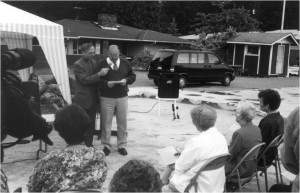 Rick and arsonist's father, George Keller, at healing and forgiveness service